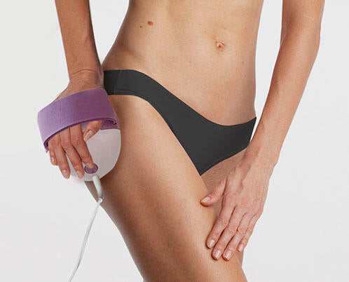 Masajeador anticelulitis 4 en 1 con rodillos, succión, vibración e intensidad regulable.